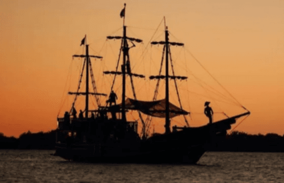 Aventura Pirata | Passeio de barco pirata pelo Guaíba